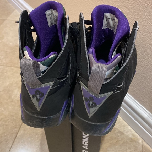 Nike. Retro. 11.5. Used. Not. Thrashed….,only. Best. Offers. - Picture 2 of 6